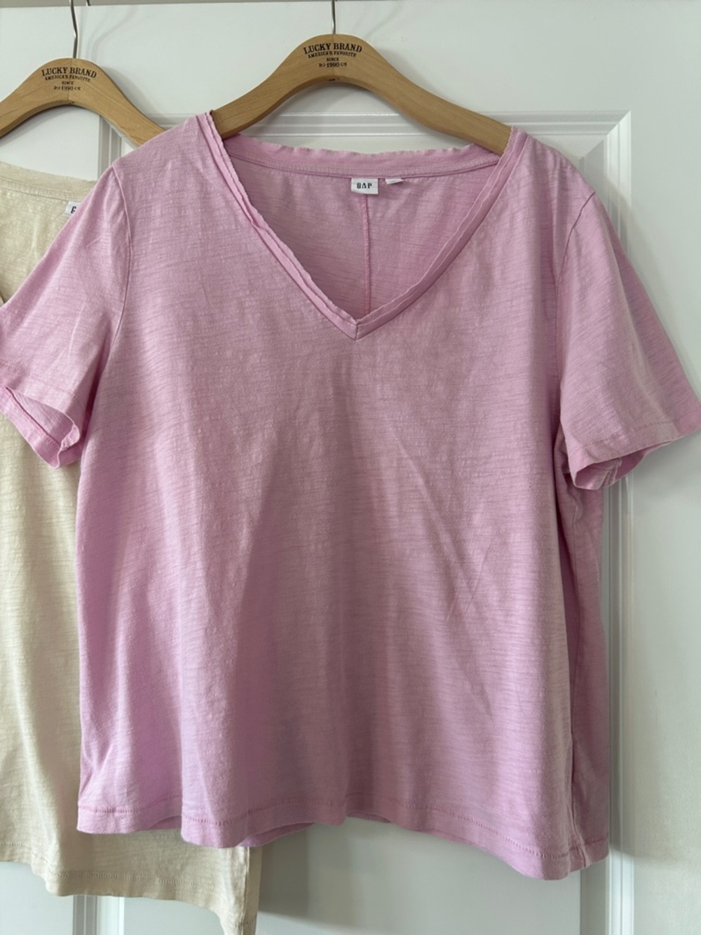 Bundle! GAP 2 V-Neck Raw Edge Tees Sz XL w MEASUREMENTS Chino & Butterfly Lilac - Picture 3 of 11